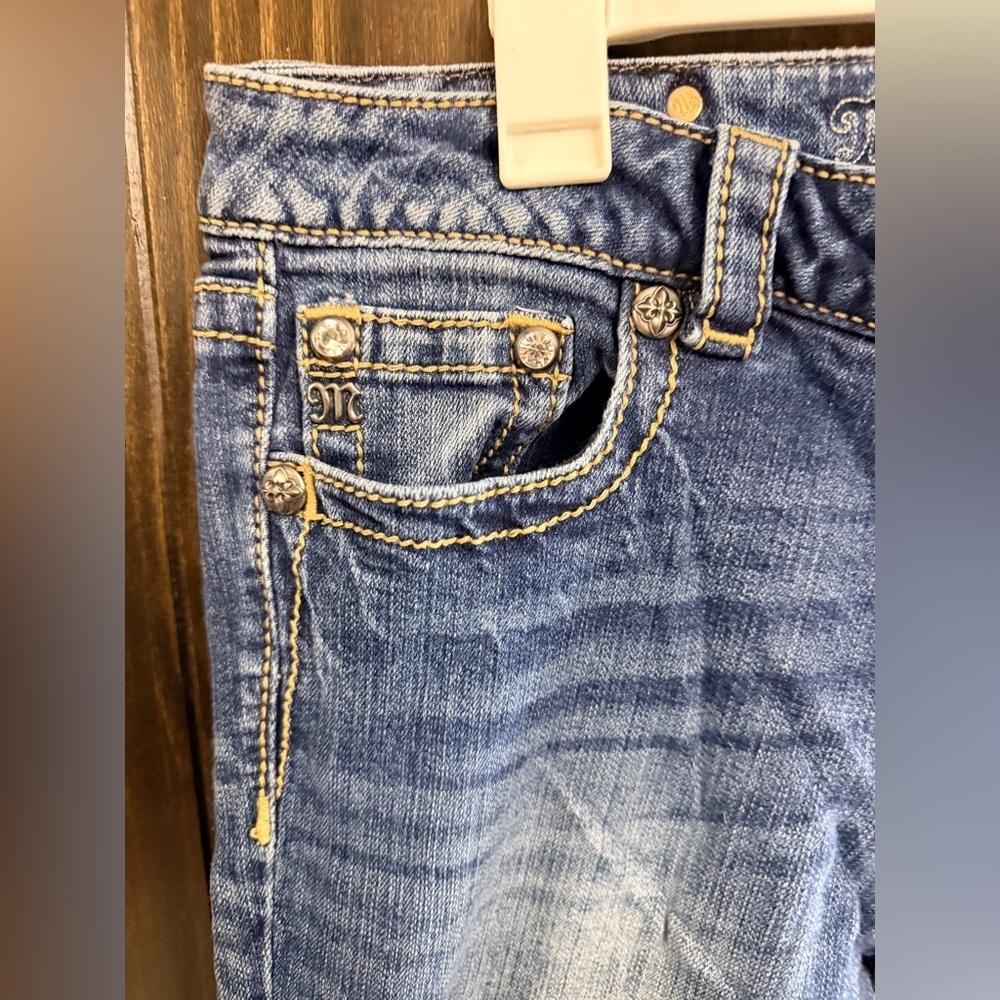 Miss Me Jeans Boyfriend Womens 28 JB5151P34 Cuffed Capri Distressed Rhinestone - Picture 4 of 10